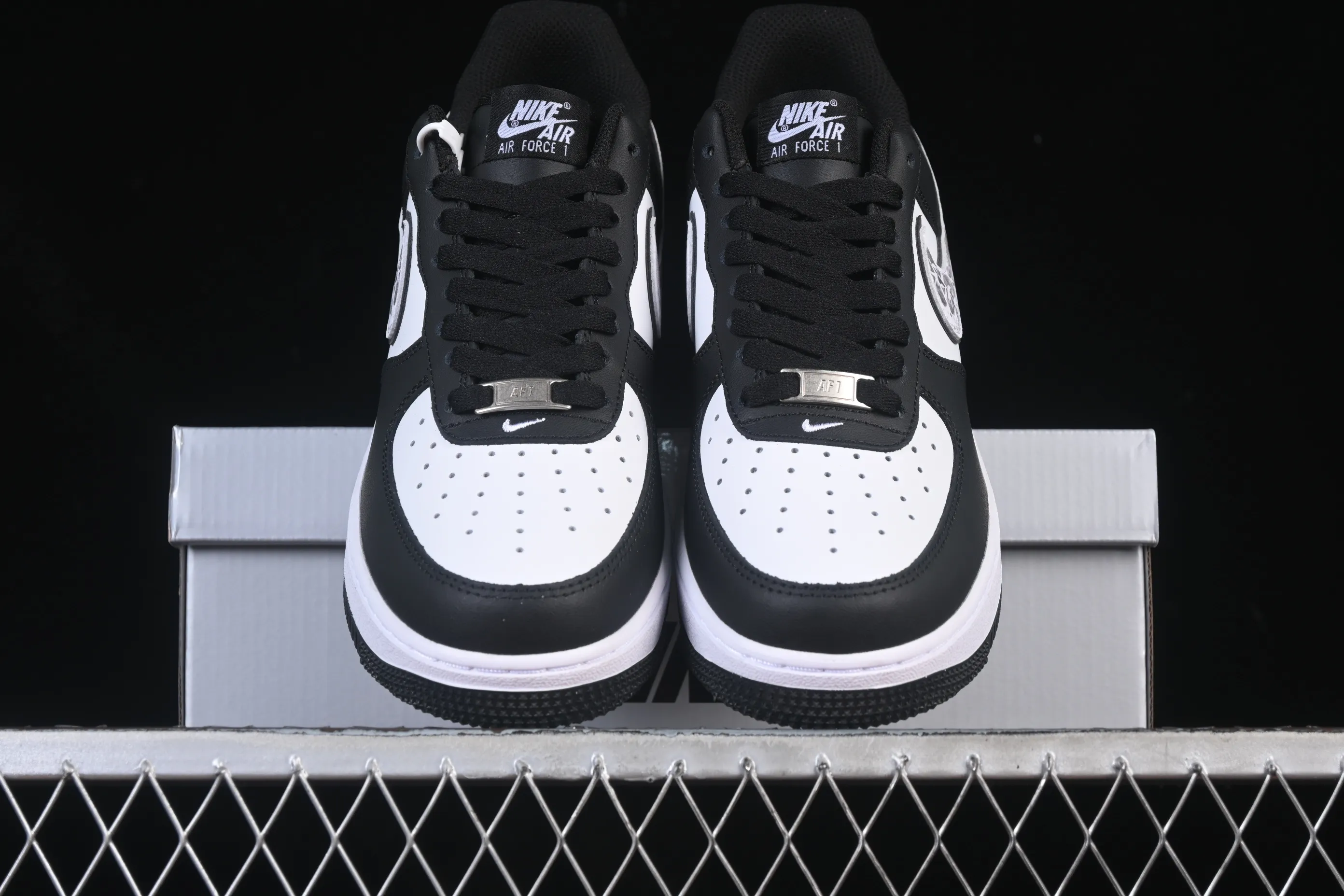 All categories Nk Air Force 1 Air Force series Nk Air Force 1 Low Air Force low-top Nike Air Force 1'07 Low black and white crack Air Force 1 low-top casual sneakers ZH0316-118